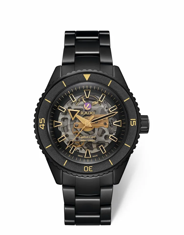 藍正龍今佩戴Captain Cook庫克船長300米高科技陶瓷鏤空限量腕錶，台北101旗艦店限定獨賣，13萬6100元。品牌提供