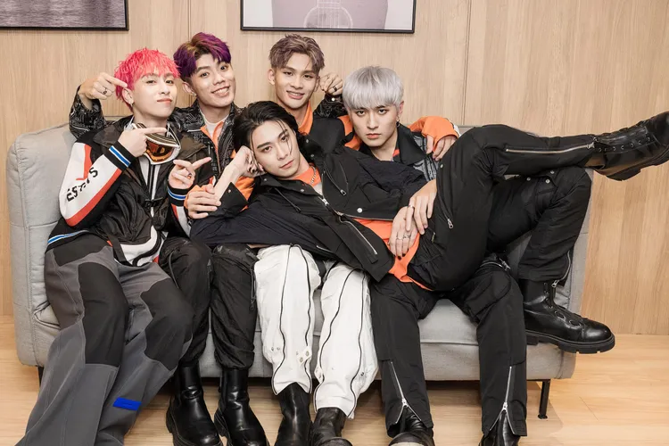 FEniX新年紅包比大包。LiTV、踢帕娛樂提供