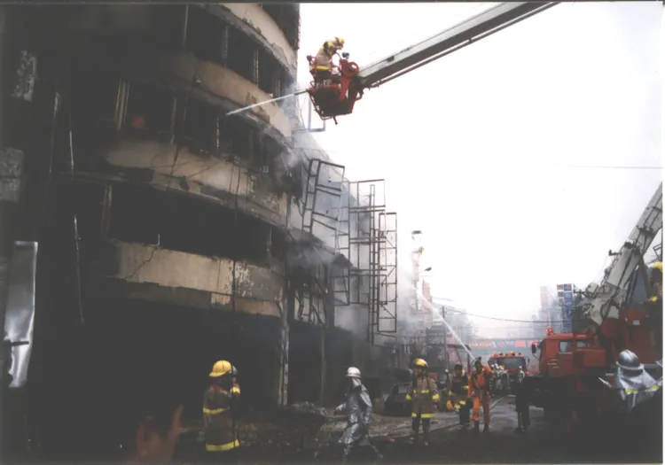 28年前板橋中正路發生氣爆引發大火。鄭輝吉提供