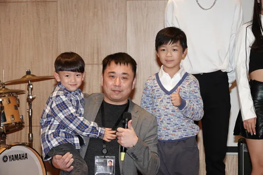 兒子當年打哈欠遭轟過度消費 小彬彬昔進社會局聽訓今捲土重來栽培童星