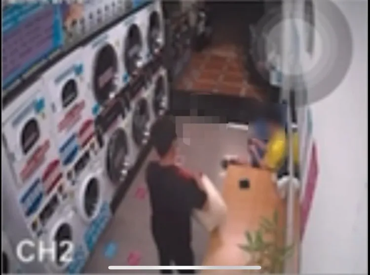 葉姓男子在自助洗衣店內竊走正妹的內衣褲，事後辨稱是因「想聞」。讀者提供