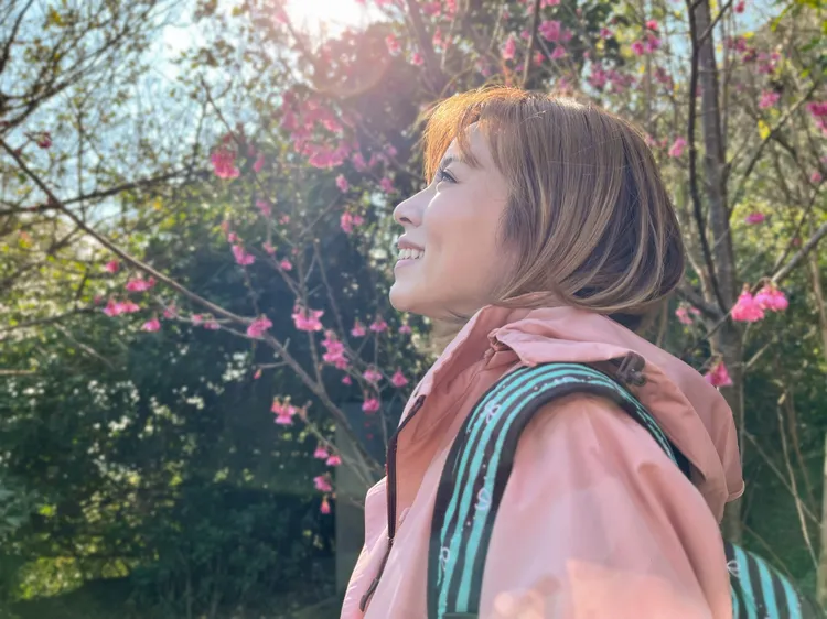 王瞳望向陽光。民視提供