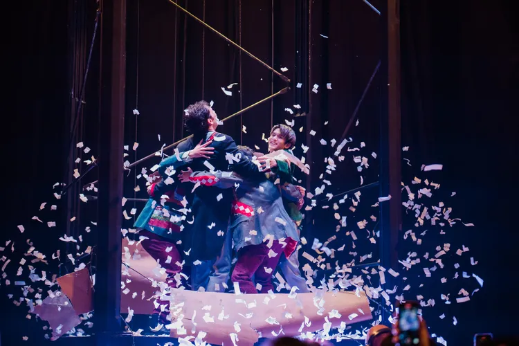 「AcQUA源少年」演出時的舞台效果超夢幻。寬宏藝術