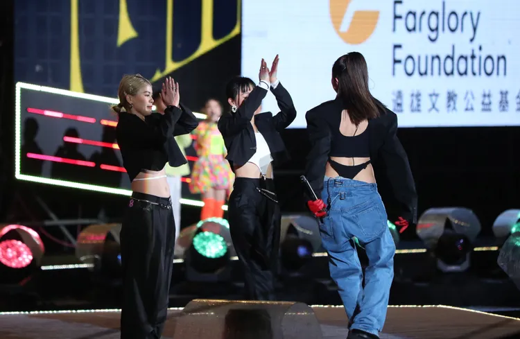 9m88服裝有看頭。攝影中心攝