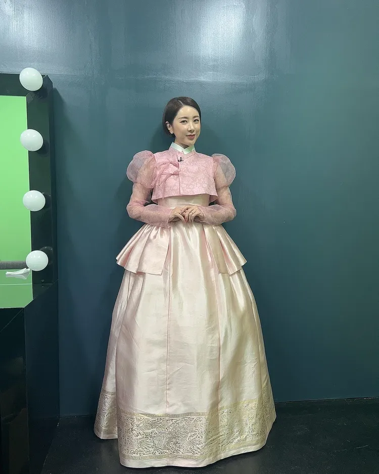 徐仁英還沒出嫁只要負責貌美如花。翻攝徐仁英IG