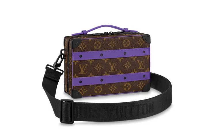 Handle soft trunk monogram肩背包，10萬5000元。翻攝LV官網