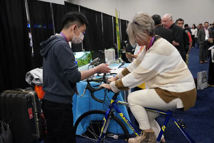 工研院研發「運動生理感測與指導數位分身」，可如數位指導教練隨時在你身邊。工研院提供