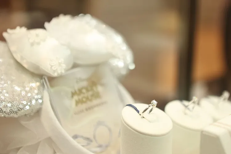 射手投資的獲利不錯，購買觀望已久的奢侈品來犒賞自己。示意圖／資料照