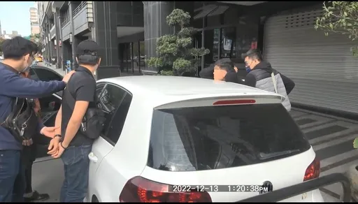 美女助理照片吸引投資 LINE「飆股群組」輕鬆賺攏係假