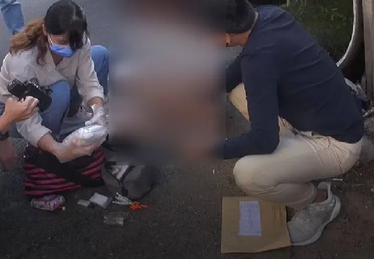 現場查扣的槍枝和毒品。警方提供