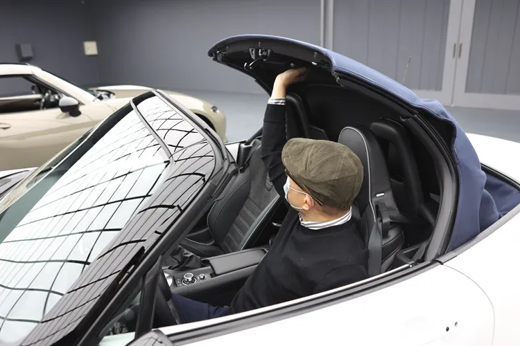 NAVY TOP最早見於去年在日本當地推出的990S輕量化車款，現在開始台灣買家亦可擁有。翁玉信攝