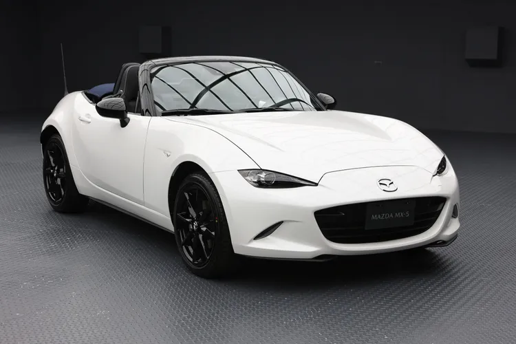 全新MX-5 RS在外觀上與舊款幾乎相同，主要新增多項「夢幻配備」。翁玉信攝