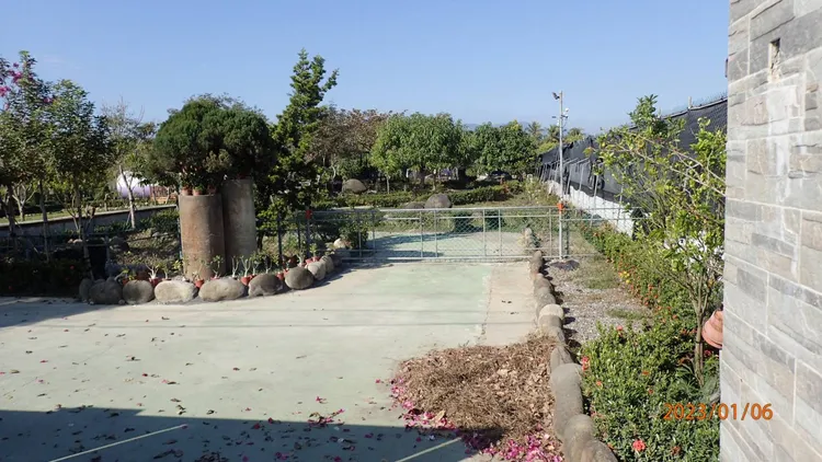 陳姓郵差到杉林區清水路公明巷送信時，被獒犬攻擊。讀者提供