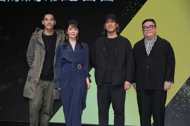 藍正龍（左起）、柴智屏、張榮吉、林孝謙導演。彭欣偉攝