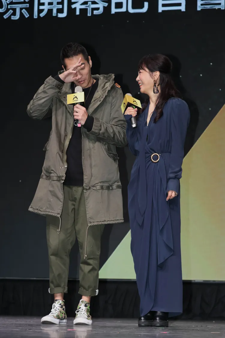 藍正龍（左）原本覺得跟柴智屏不熟，不好意思開口要錢。彭欣偉攝