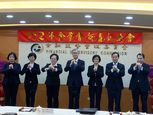 防疫保單理賠金要被欠過年 排半年等不到!保險局說原因