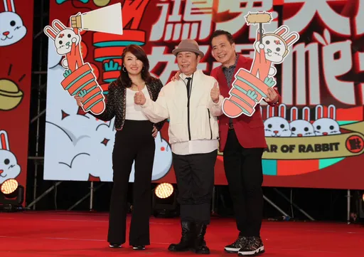 三立集團隔兩年辦尾牙發1.5億年終 黃西田《草地狀元》畢業喊:沒退休