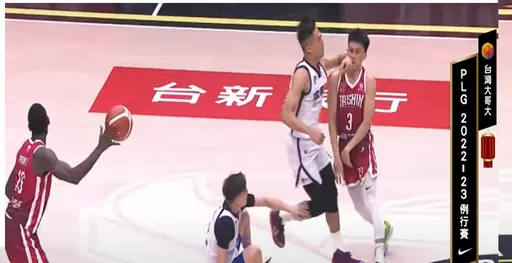 打起來啦！PLG年後首戰就爆肢體衝突　出手又出肘差點演出全武行