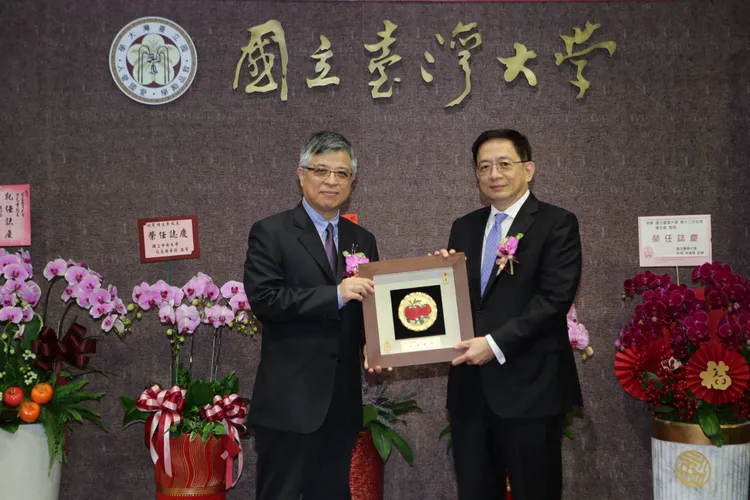 管爺做滿4年不續任了。朱世閎攝