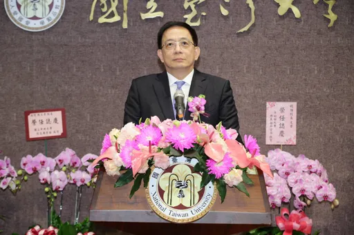 管中閔最後開講!感謝「最珍貴職位」翻轉人生 不忘「卡管」盼政治絕跡校園