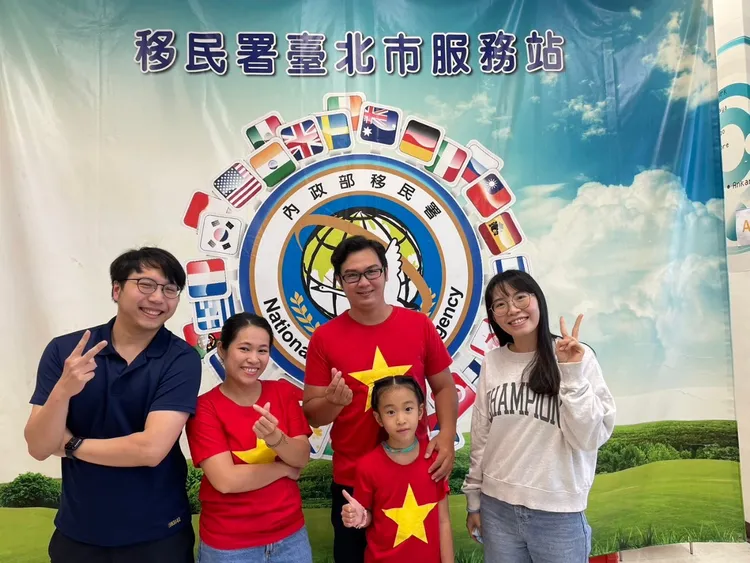 越南新住民陶氏儿容一家人於移民署「文化談新事」Podcast節目分享生活趣事。翻攝畫面