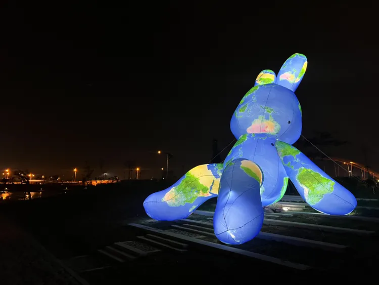 潮州鐵道園區即日起夜間開放。翻攝畫面