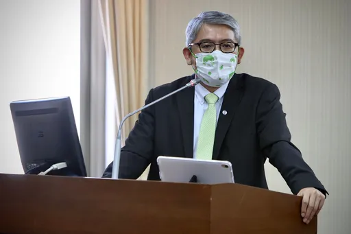 內閣改組將留任? 花敬群「呵呵」笑吐1句話回應