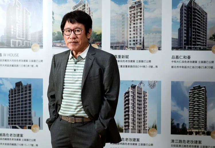 胡偉良引述國外關於「中等收入者流動性」的研究報告，指稱過去10年只有不到3％的中等收入群體能晉身高收入階層，主因來自中產階級的荷包普遍奉獻給房子、車子和孩子。翻攝胡偉良臉書