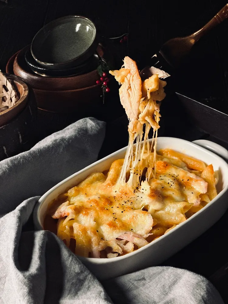 泰式紅咖哩筆管麵。業者提供