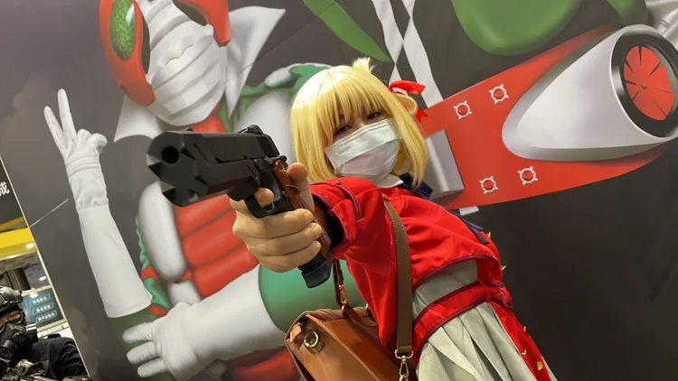 不少民眾精心打扮。彭欣偉攝