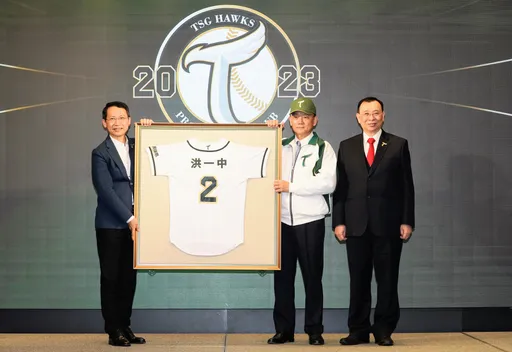 就是洪一中！中职新军台钢雄鹰「辣个男人」揭晓　7冠教头掌兵符