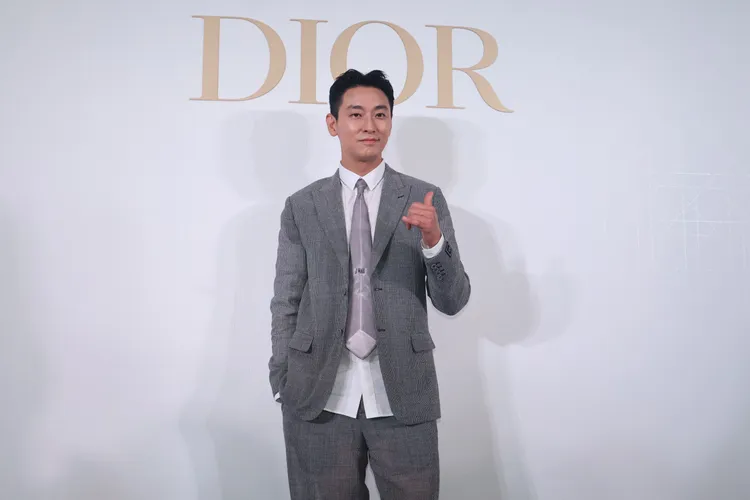 朱智勛在拍照、訪問過程中頻頻向粉絲揮手，態度很從容輕鬆。鄭孟晃攝