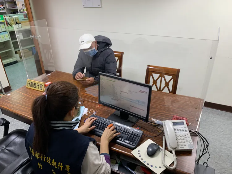 男子表示自己剛出獄、沒有工作，實在無法完納剩下的欠款，承辦人員也協助他再次辦理分期付款。執行署新竹分署提供