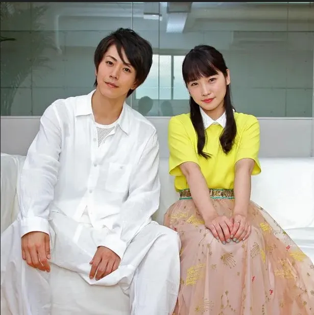 川榮李奈(右)和男星廣瀨智紀在2019年結婚，今年迎接第二個寶寶。