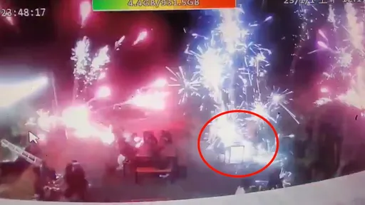 人都被炸傷了！小琉球店家怒控遊客「耍流氓」硬要玩煙火　女客決定新春「大吉」