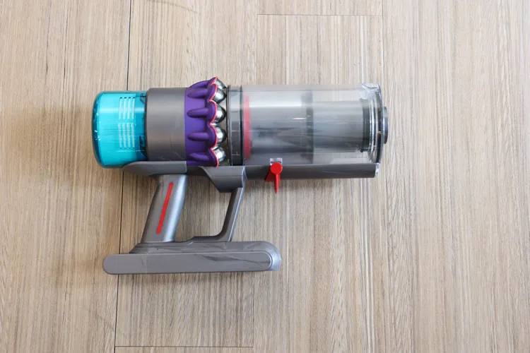 使用最新馬達，吸力高達 262AW。翁玉信攝