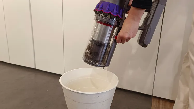 集塵筒容量高達0.77升。翁玉信攝