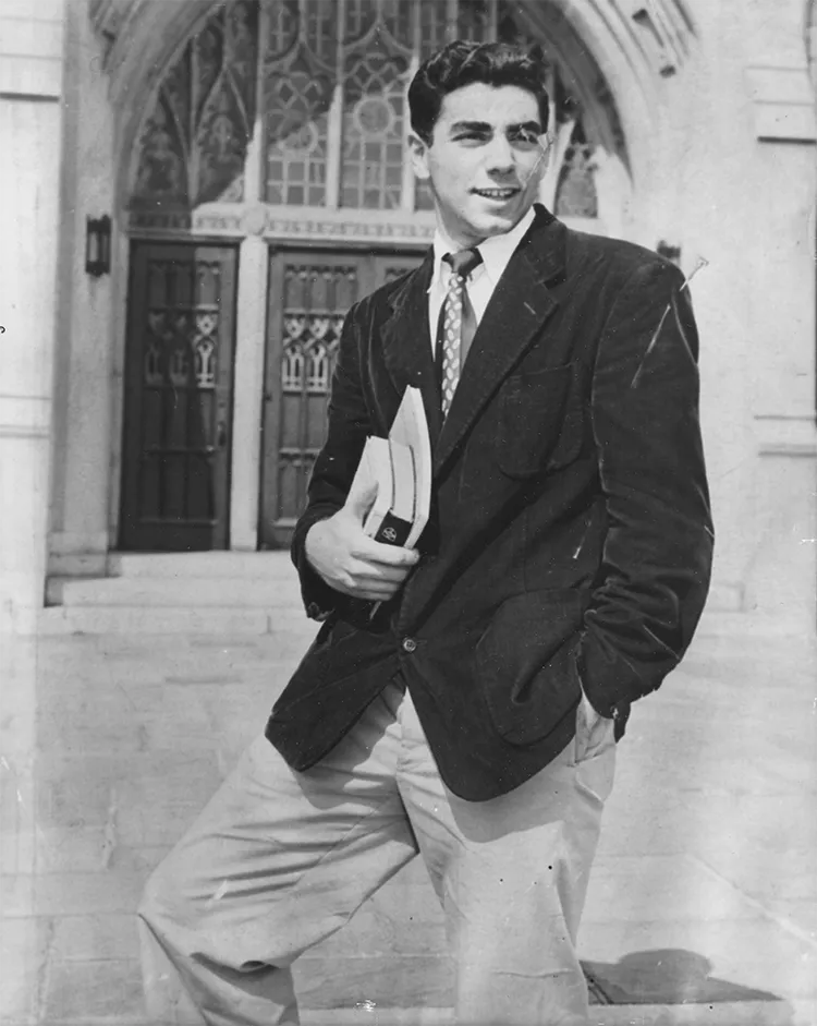 吉甘蒂神父年輕時氣宇軒昂。翻攝SEBCO Developments, Inc.