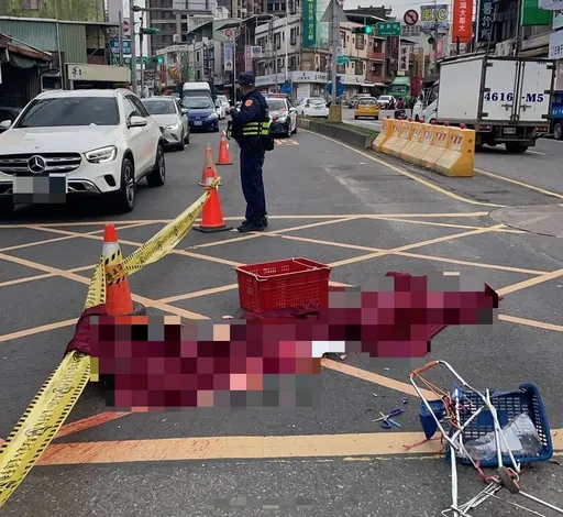 桃園9旬婦過馬路進大型車輛視線死角 慘遭曳引車輾斃