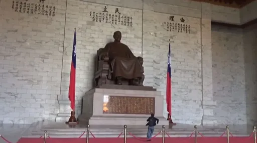 獨家|蔣萬安不敢拆曾祖的台有隱情 北市校園剩51座蔣公銅像!經民主保留