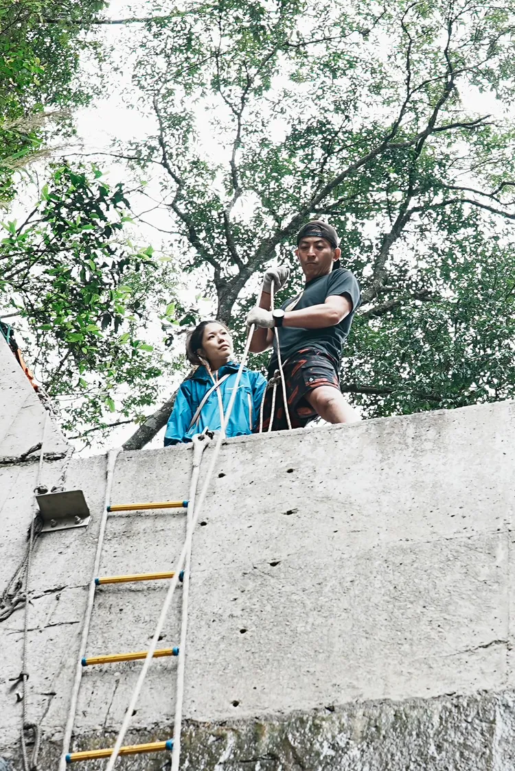 趙駿亞（右）喜歡這張秦于婷看他的崇拜眼神。趙駿亞提供