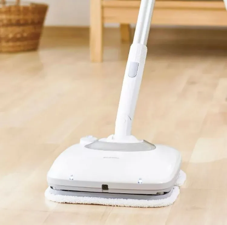 完美主義居家生活館-日本Iris充電式電動拖把，領券後特價4624元。業者提供