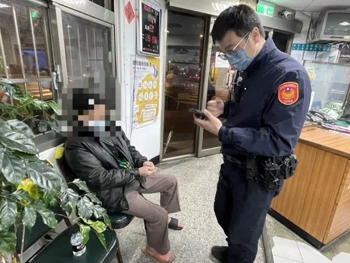 萬華走到南港！失智翁離家多日　眼尖警助他與家人團聚