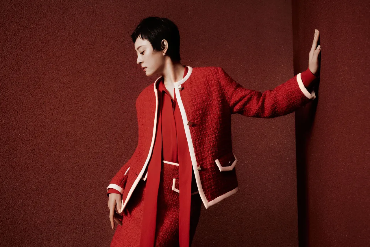 孫儷展演Rosso紅新春系列新春系列形象照，堅毅自信地散發強大氣場。品牌提供