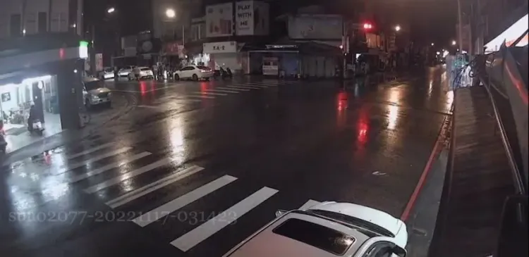 黃男與陳姓少年在網路上爆發衝突，雙方在蘇澳火車站前相約談判。翻攝照片