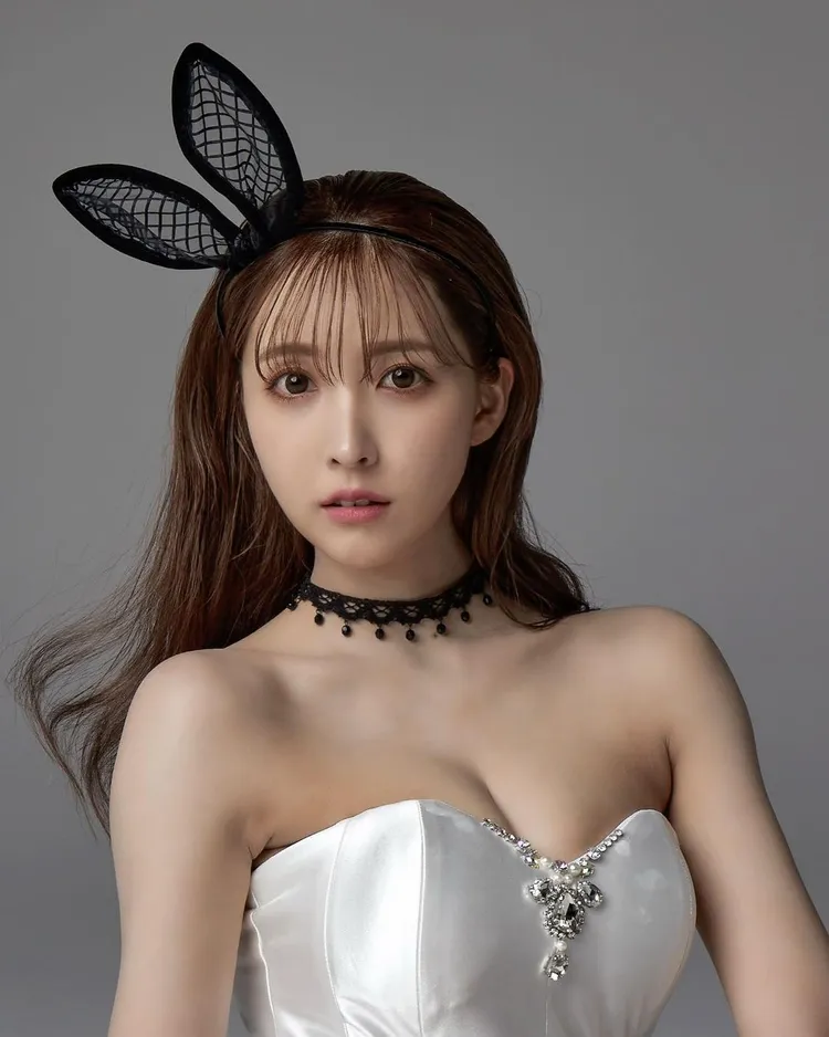 三上悠亞化身兔女郎。翻攝三上悠亞IG