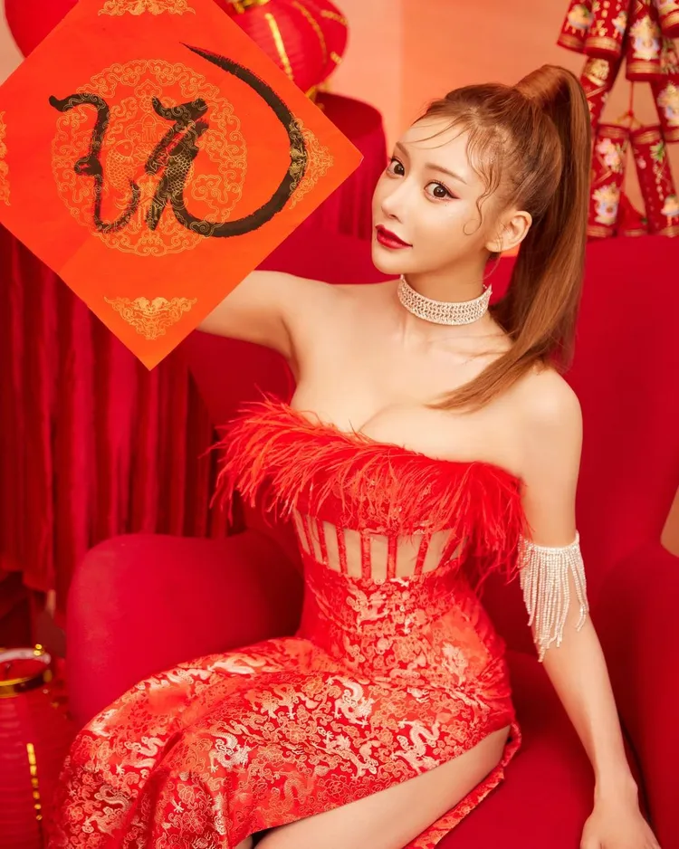 明日花綺羅喜氣洋洋放送福利。翻攝明日花綺羅IG