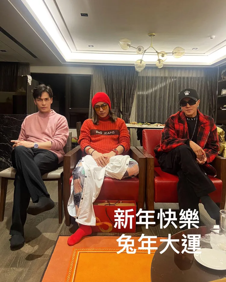 Gino（左）自嘲三人坐在一起，還以為是「街舞評審團」。翻攝Gino臉書