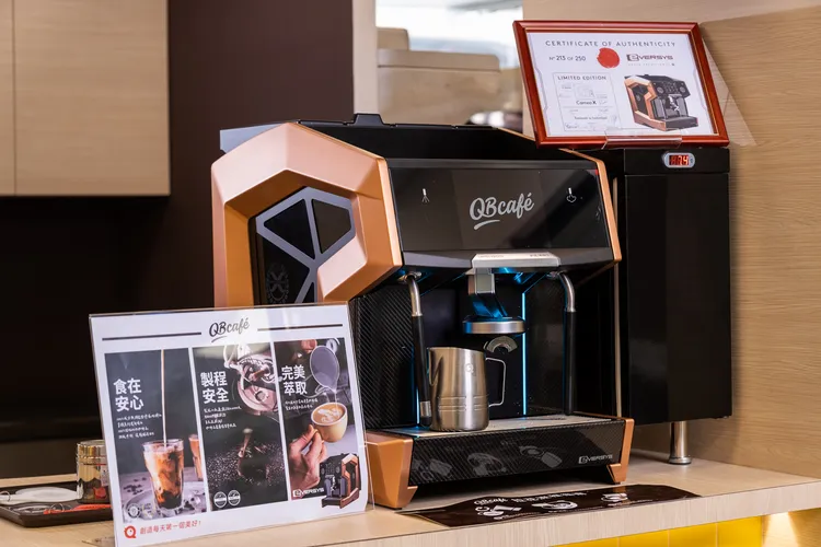 概念店引進瑞士進口咖啡機Eversys Cameo X。業者提供