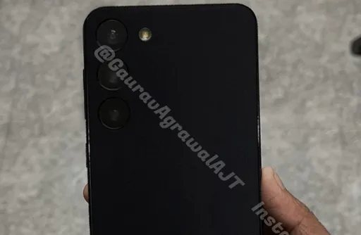 三星S23+真機曝光！　正面居中打孔設計